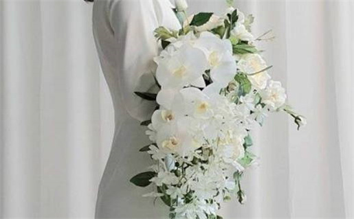 2027年农历冬月二十是不是结婚吉日 今日办喜事好不好